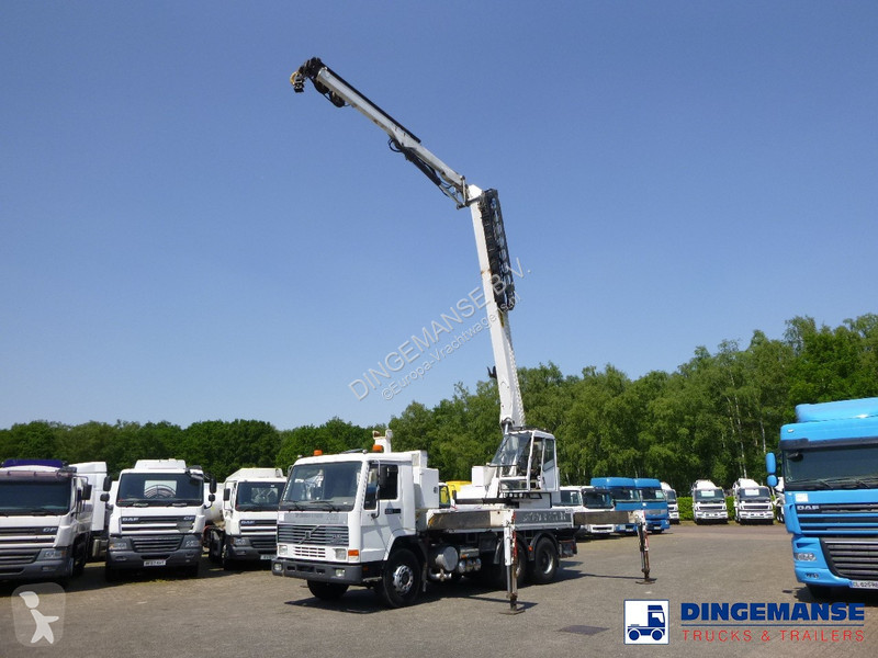 Vrachtwagen Volvo 6x4 + Palfinger PK680TK