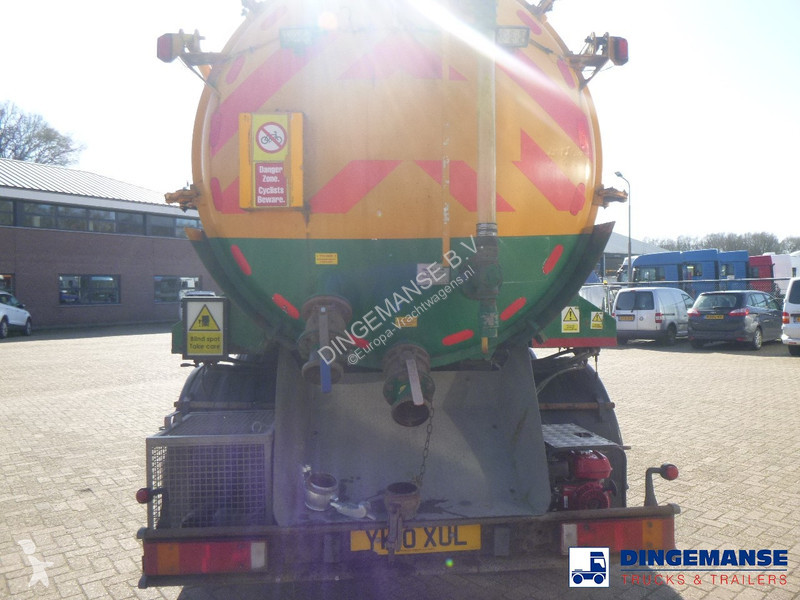 Lastbil Mercedes 3236 8x4 RHD vacuum tank