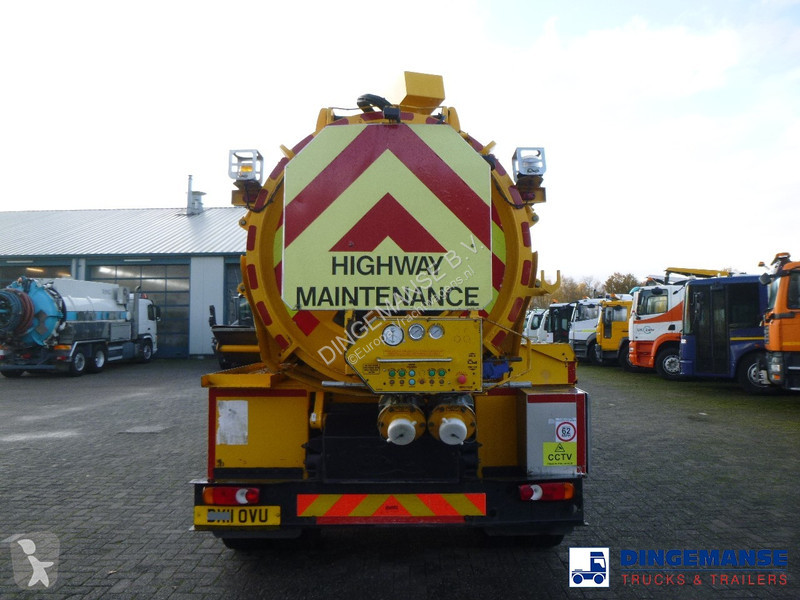Kamion DAF 55220 4X2 RHD Whale vacuum tank 8.1 m3