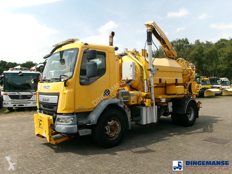 Camion DAF 220 4X2 Whale vacuum tank 7 m3