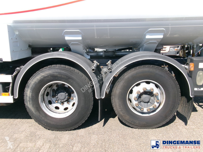 Camion Renault 310 6x2 fuel tank 19 m3 / 5 comp...