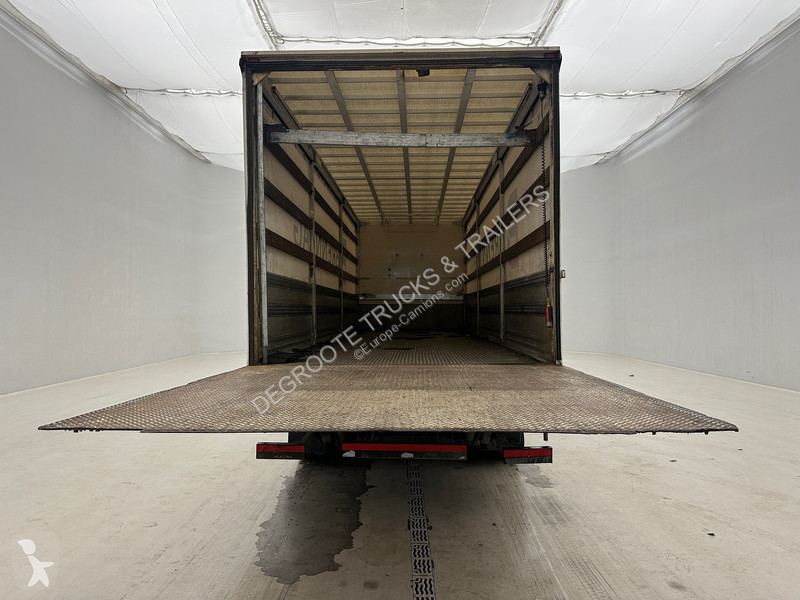 Kamion Volvo 300 - 6x2