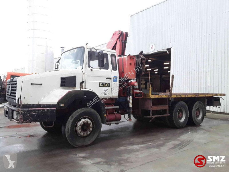 Kamion Renault 280 fassi