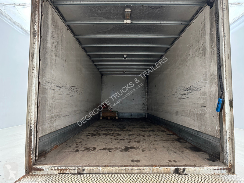 Vrachtwagen MAN 12.220