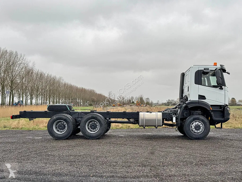 Kamion Iveco T-Way AD380T47WH-4500 Chassis...