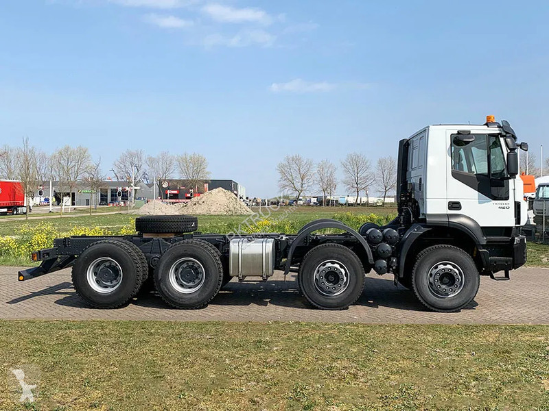 Kamion Iveco 410T42 Chassis Cabin (2 units)