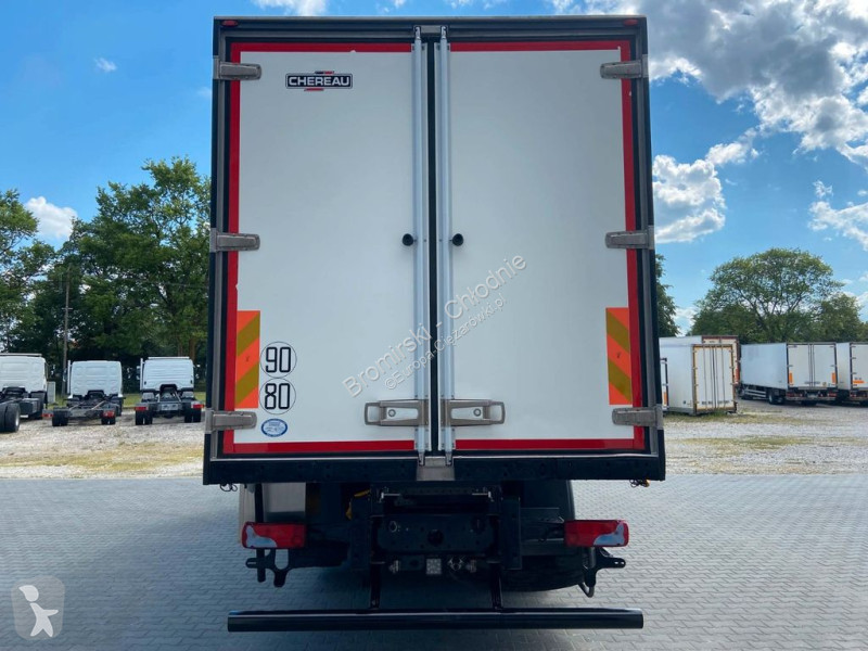 Camion MAN 26.400 FLEISCH-ROHRBAHNEN/MEAT CHEREAU