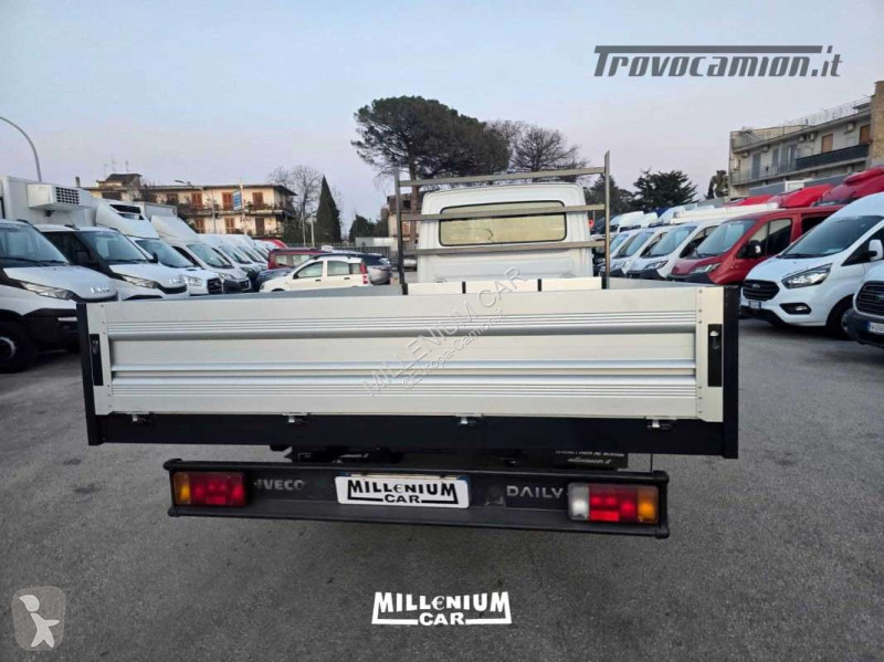 Veicolo commerciale Iveco 35-14 CASSONE 4,40...