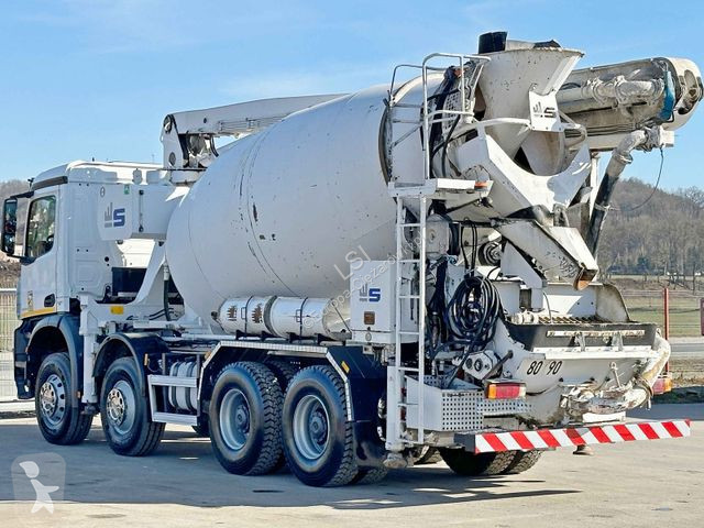 Camion Mercedes AROCS 3743 * Betonpumpe + UNK *...