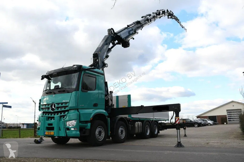 Camion Mercedes 8x4 FASSI...
