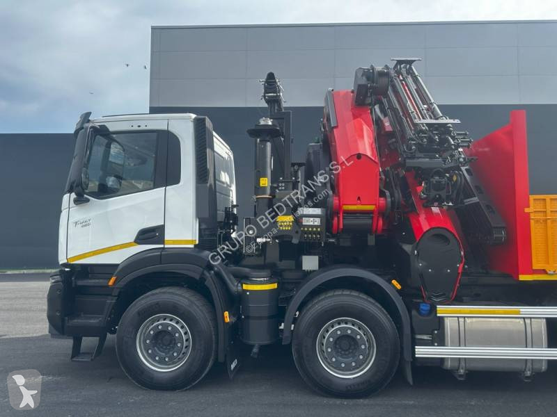 Camion Iveco Grúa