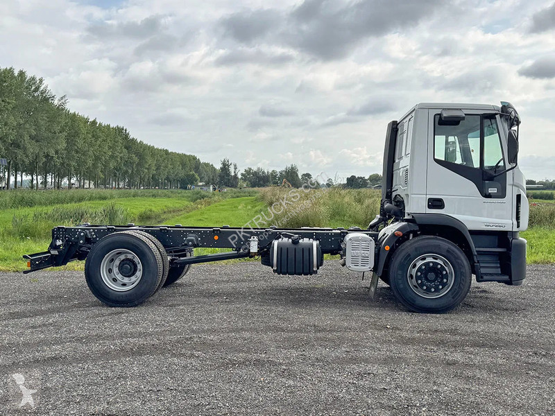 Kamion Iveco EuroCargo 180 E28-4185 Chassis...