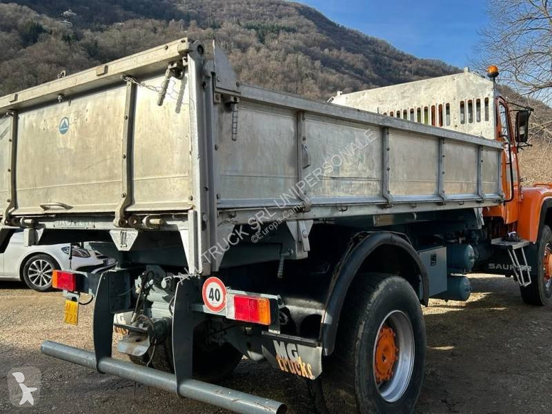 Camion Saurer