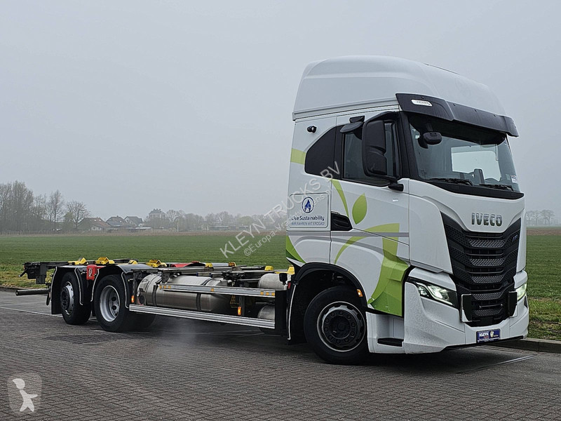 Camion Iveco AS260S46 LNG INT. STEERAXLE