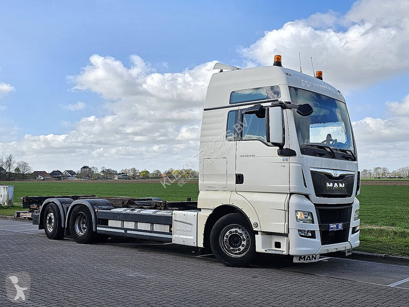 Camion MAN TGX 6x2*4
