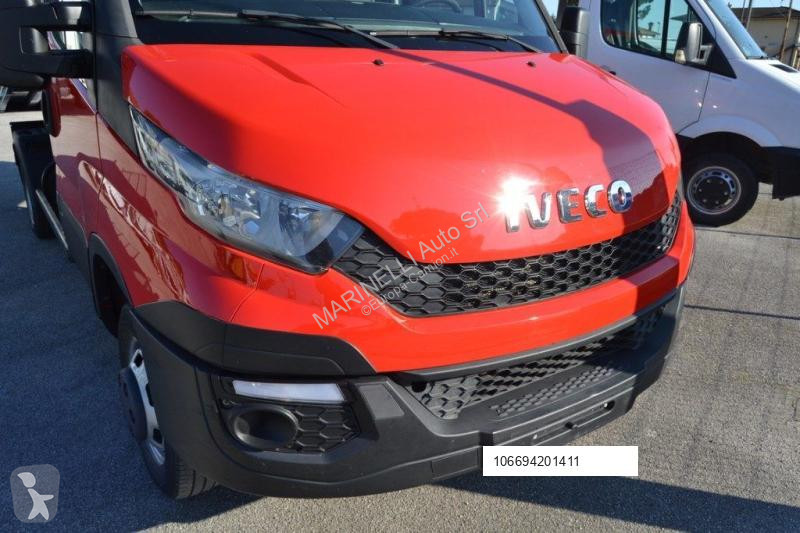 Véhicule utilitaire Iveco 35C13 2.3