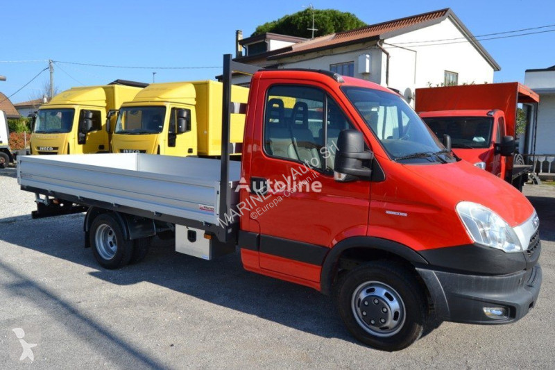 Veicolo commerciale Iveco 35C13