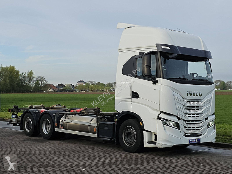 Camion Iveco AS260S46 LNG INT. STEERAXLE
