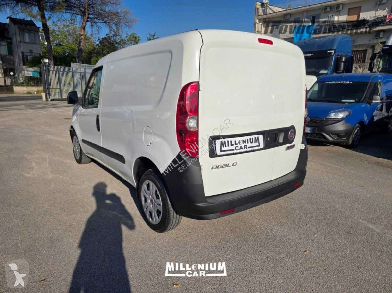 Kamion Fiat DOBLÒ 1.6MJT 2021 PORTA LATERALE