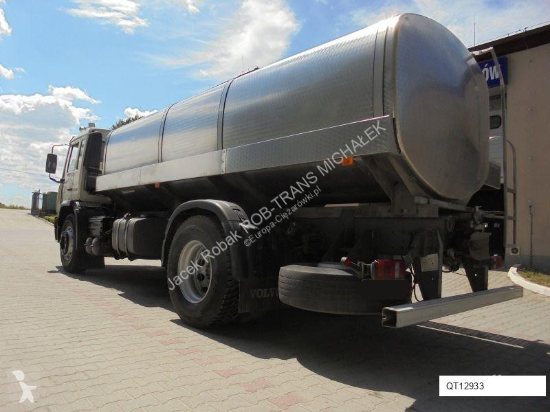 Camión Volvo FL220