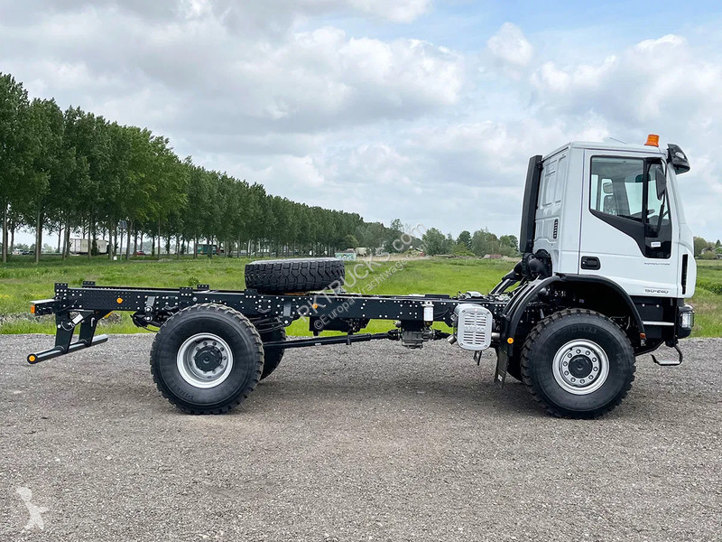 Camion Iveco EuroCargo 150 Chassis Cabin RHD