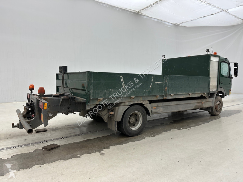 Kamion Mercedes 1523