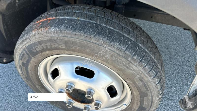 Kamion Iveco DAILY 35C13