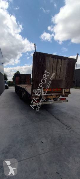 Nosič strojů Volvo