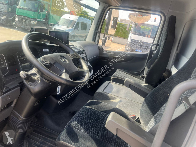 Kamion Mercedes 1218
