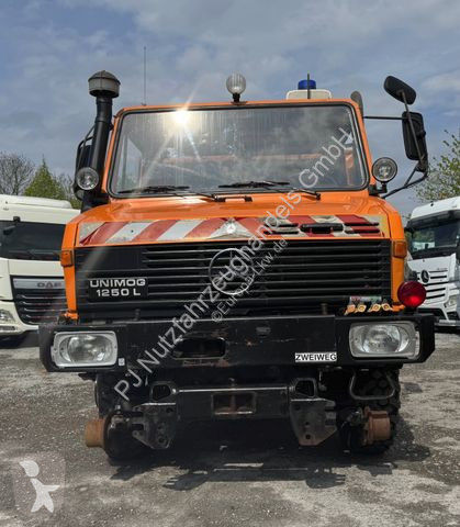Gemeentevoertuig Unimog 1250L Zweiwege