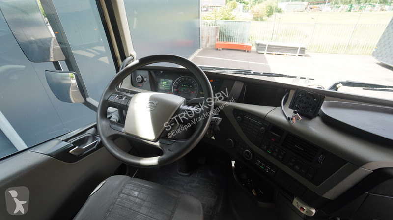Camion Volvo FH  8X2 20 FT CONTAINER TRANSPORT...