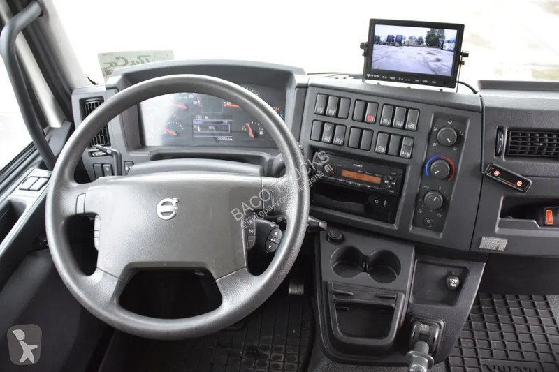 Camion Volvo 280 4x2 + BOX - 312 TKM - AIRCO -...