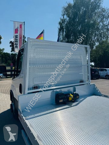 Véhicule utilitaire Iveco 70C18HA, Maschinen...