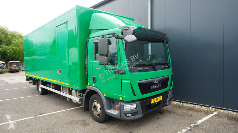 Kamion MAN 12.180 4X2 CLOSED BOX