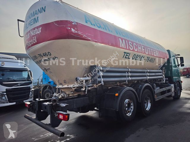 Camion Volvo Silo Futtermittel Food Spitzer...