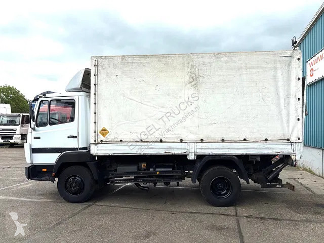 Camion Mercedes LK  (6-CILINDER) WITH TENT BOX...