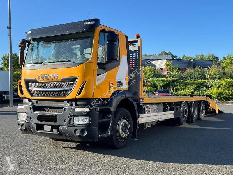 Camion Iveco 420 cv 8x2 PORTE ENGINS