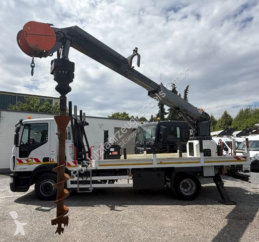 Bore-, hamre-, skæremaskine Iveco 140-250 RISA...