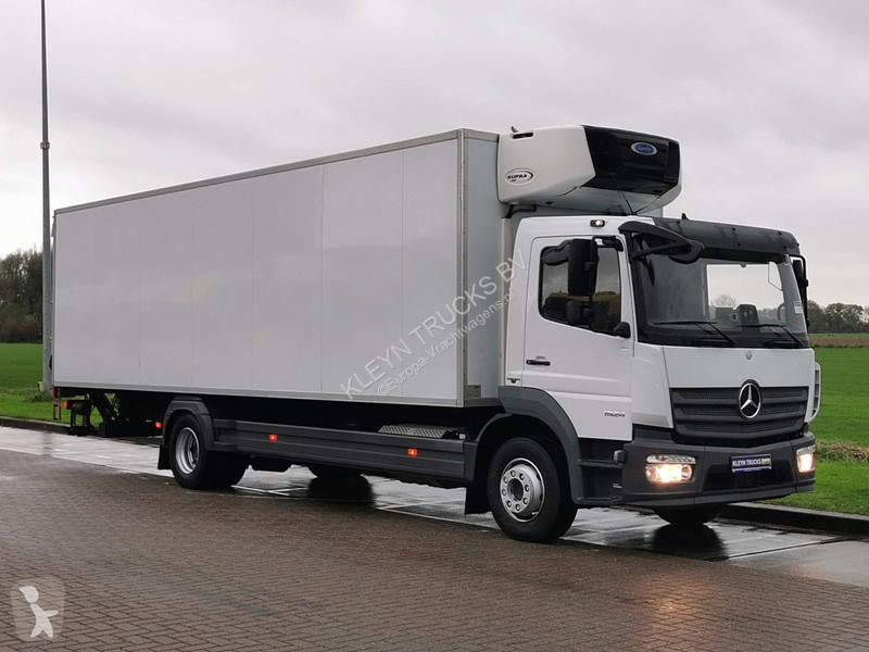 Camion Mercedes ATEGO LIFT CARRIER 850