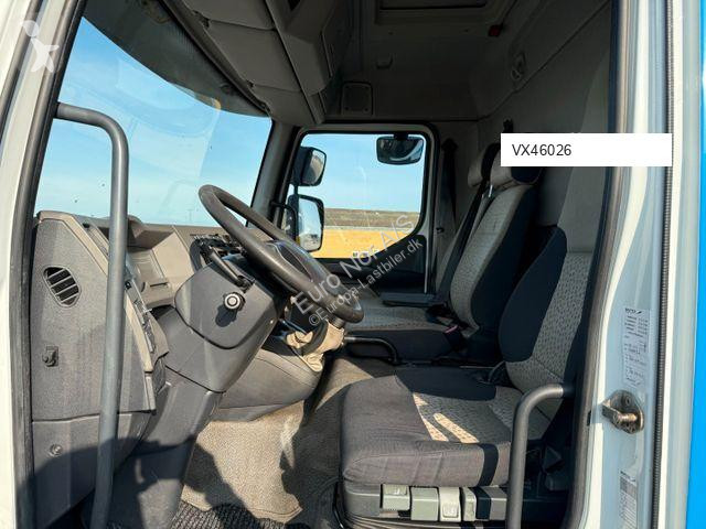 Kamion Renault 220 DXI 4x2 6.0 m Closed box