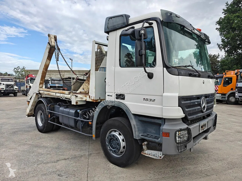 Camion Mercedes 1832 KN 4X2 Manual Steel/Steel