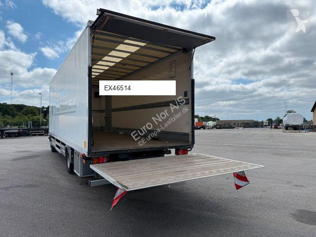 Kamion Mercedes 1218 4x2 Euro 5 8,0 m. koffer
