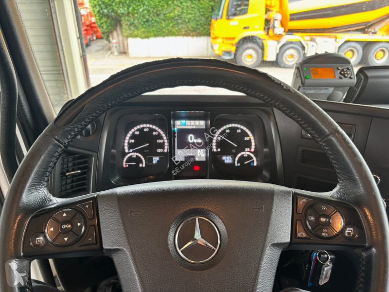 Kamion Mercedes arocs 3251