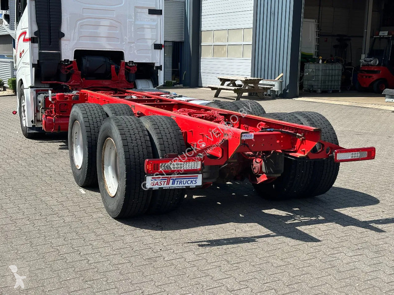 Kamion Volvo 16750 6x4 Globe XL Chassis...