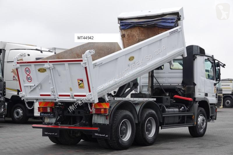 Camião Mercedes ACTROS 3336