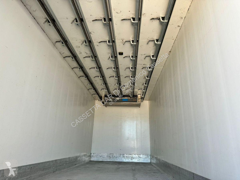 Camion Mercedes AXOR 2543 FRIGO TRASPORTO CARNI...