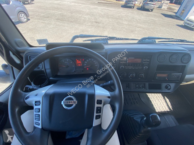 Camion Nissan DIVERS