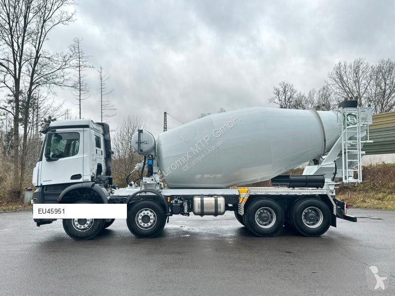 Kamion Mercedes AROCS 5 4242