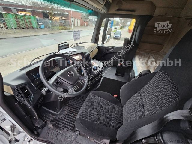 Camion Mercedes 3251 8x2/Vorbereitung...