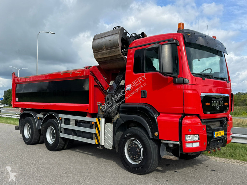 Kamion MAN 32.400 6x6 Kipper with Crane